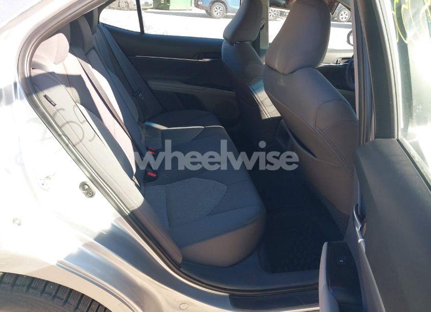 Photo 8 of 2018 Toyota Camry LE (VIN 4T1B11HK3JU005460)