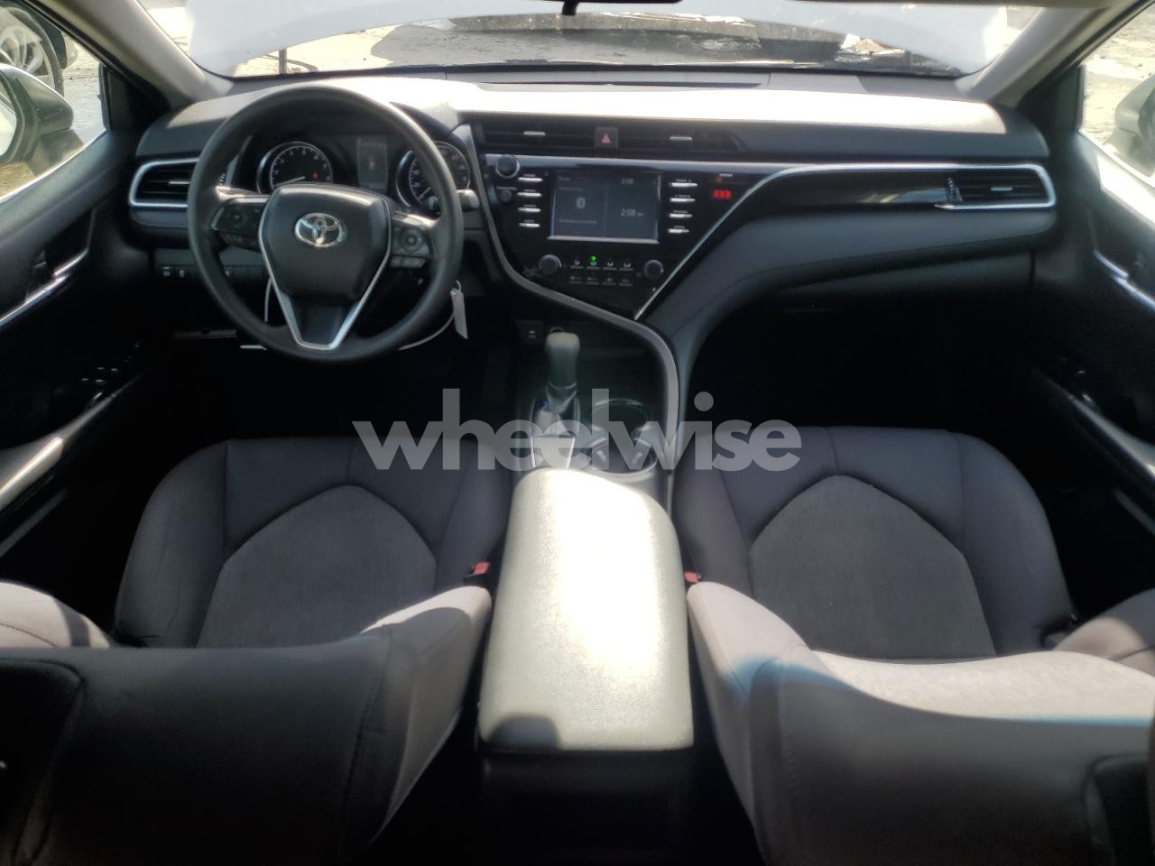 Photo 8 of 2018 TOYOTA CAMRY L (VIN 4T1B11HK3JU011307)