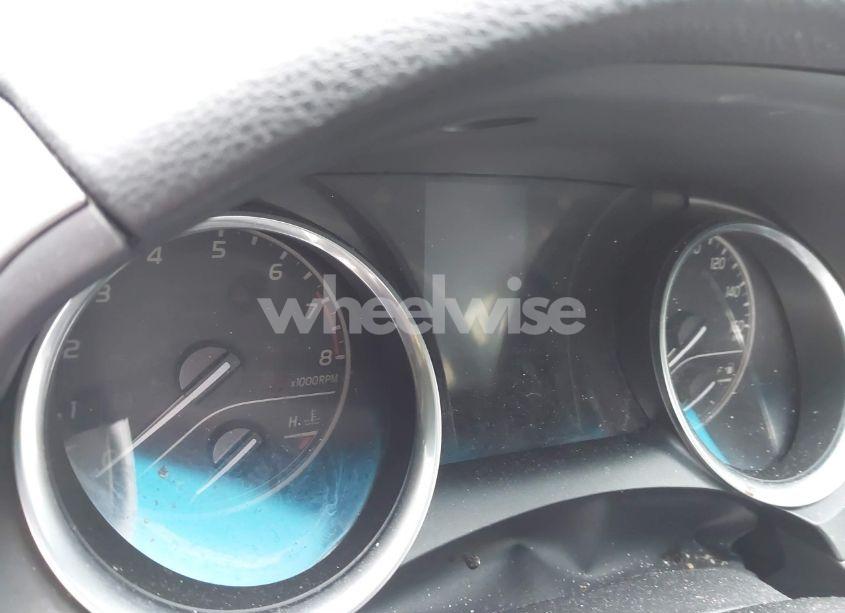 Photo 14 of 2018 Toyota Camry SE (VIN 4T1B11HK3JU027507)