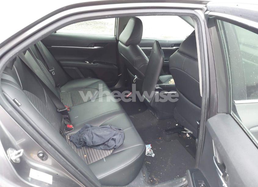 Photo 8 of 2018 Toyota Camry SE (VIN 4T1B11HK3JU027507)