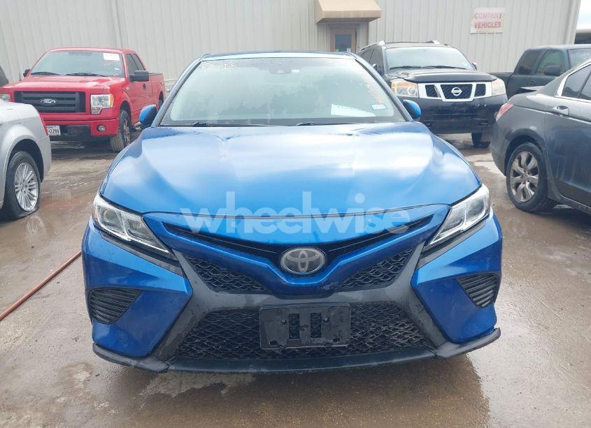 Photo 12 of 2018 Toyota Camry SE (VIN 4T1B11HK3JU049412)