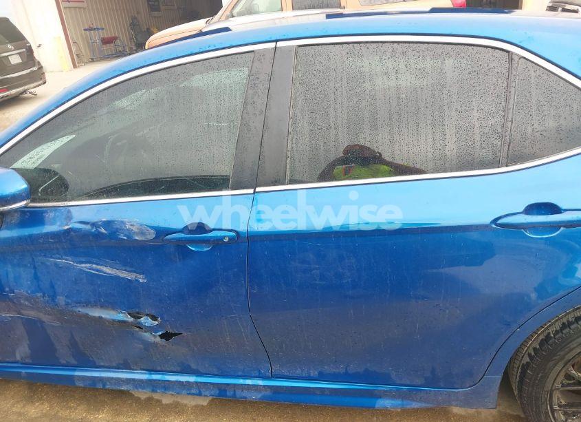 Photo 14 of 2018 Toyota Camry SE (VIN 4T1B11HK3JU049412)