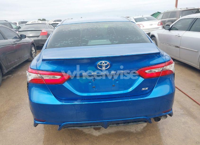 Photo 16 of 2018 Toyota Camry SE (VIN 4T1B11HK3JU049412)