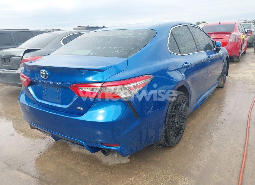 Photo 4 of 2018 Toyota Camry SE (VIN 4T1B11HK3JU049412)