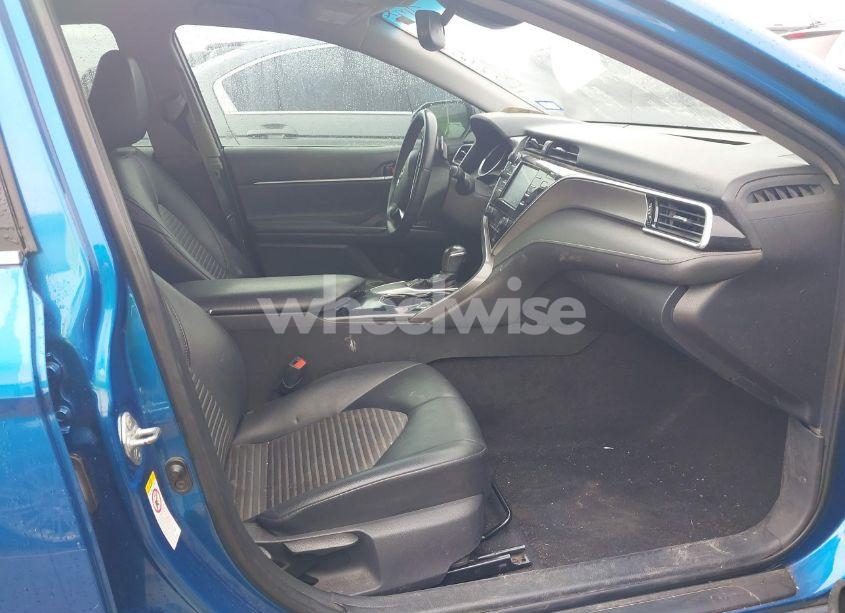 Photo 5 of 2018 Toyota Camry SE (VIN 4T1B11HK3JU049412)