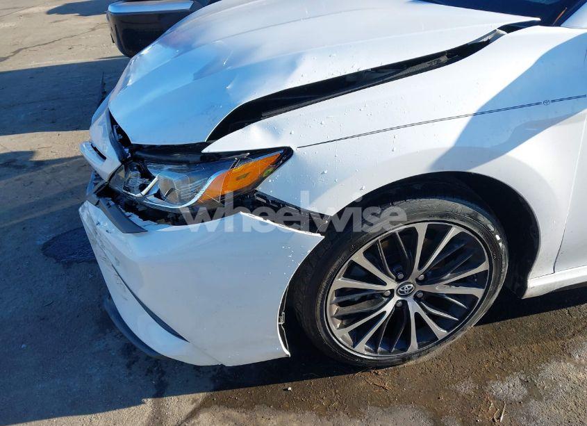 Photo 18 of 2018 Toyota Camry SE (VIN 4T1B11HK3JU055128)