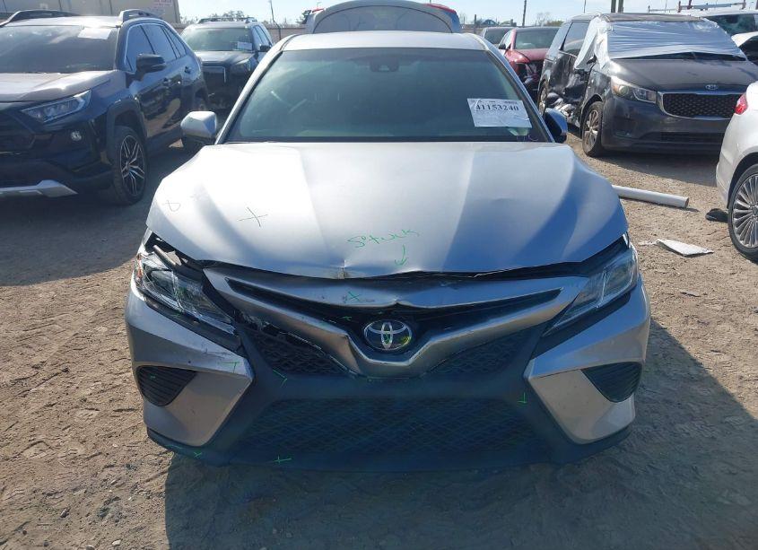 Photo 6 of 2018 Toyota Camry SE (VIN 4T1B11HK3JU065870)