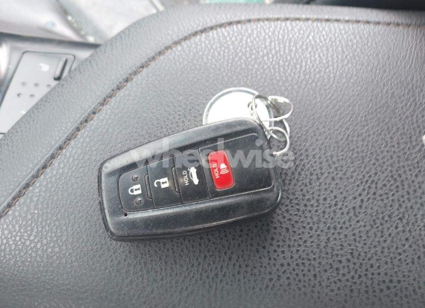 Photo 11 of 2018 Toyota Camry XLE (VIN 4T1B11HK3JU069451)