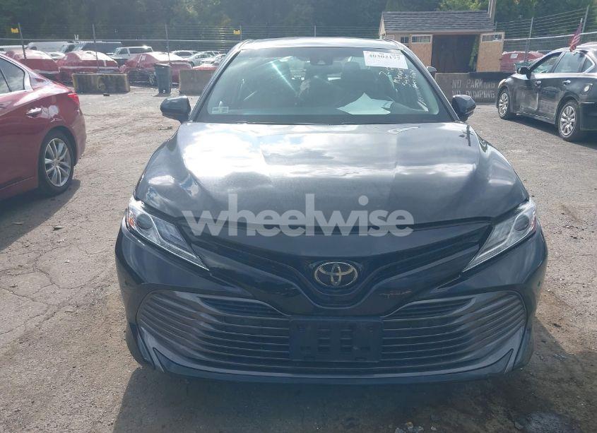 Photo 12 of 2018 Toyota Camry XLE (VIN 4T1B11HK3JU069451)