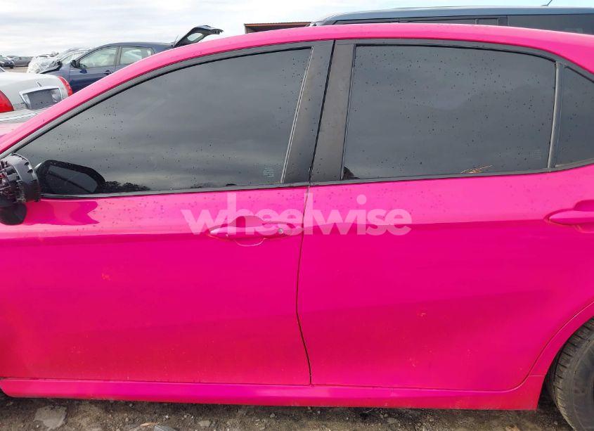 Photo 15 of 2018 Toyota Camry LE (VIN 4T1B11HK3JU079865)