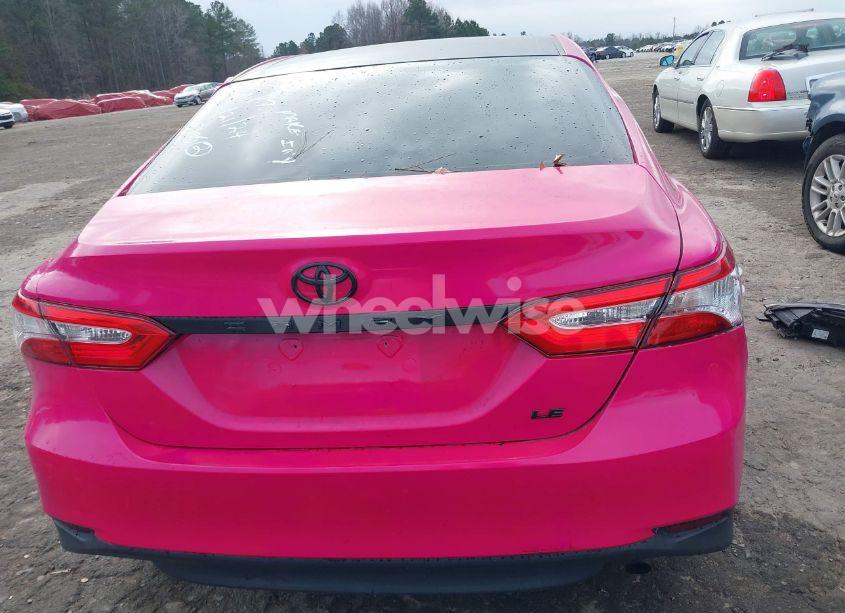 Photo 17 of 2018 Toyota Camry LE (VIN 4T1B11HK3JU079865)