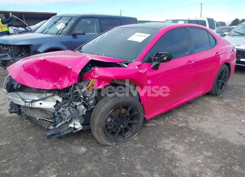 Photo 2 of 2018 Toyota Camry LE (VIN 4T1B11HK3JU079865)