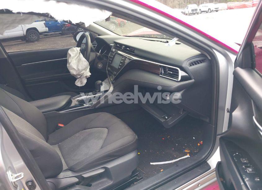 Photo 5 of 2018 Toyota Camry LE (VIN 4T1B11HK3JU079865)