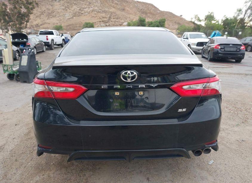 Photo 15 of 2018 Toyota Camry SE (VIN 4T1B11HK3JU080742)