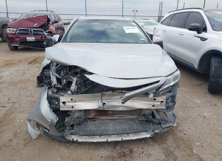 Photo 13 of 2018 Toyota Camry SE (VIN 4T1B11HK3JU106806)