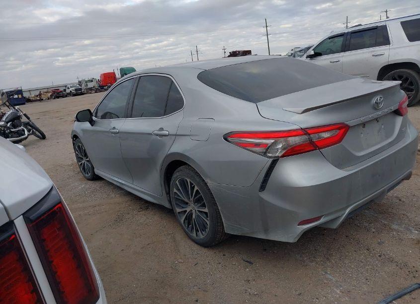 Photo 15 of 2018 Toyota Camry SE (VIN 4T1B11HK3JU106806)