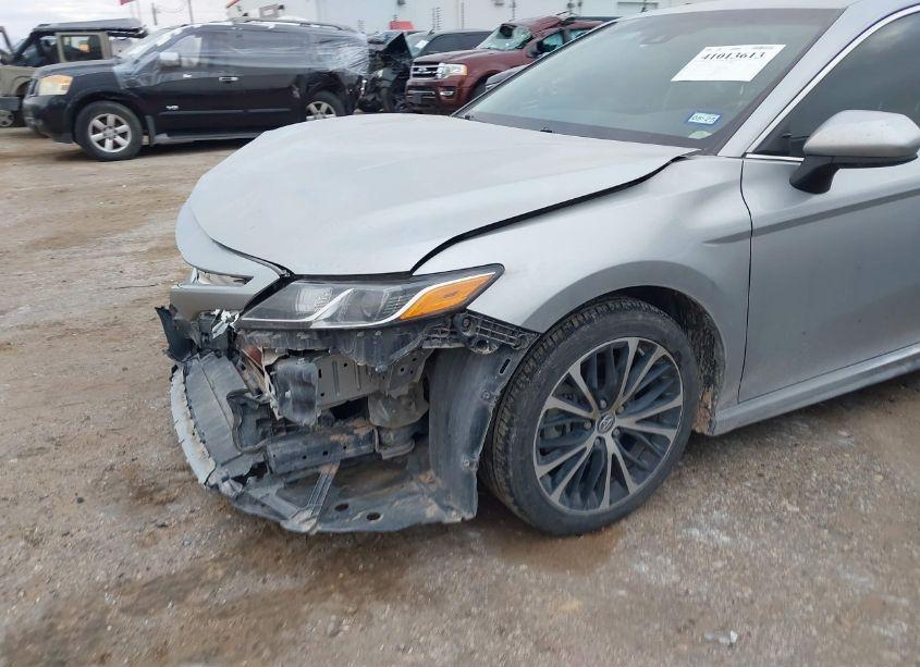 Photo 6 of 2018 Toyota Camry SE (VIN 4T1B11HK3JU106806)