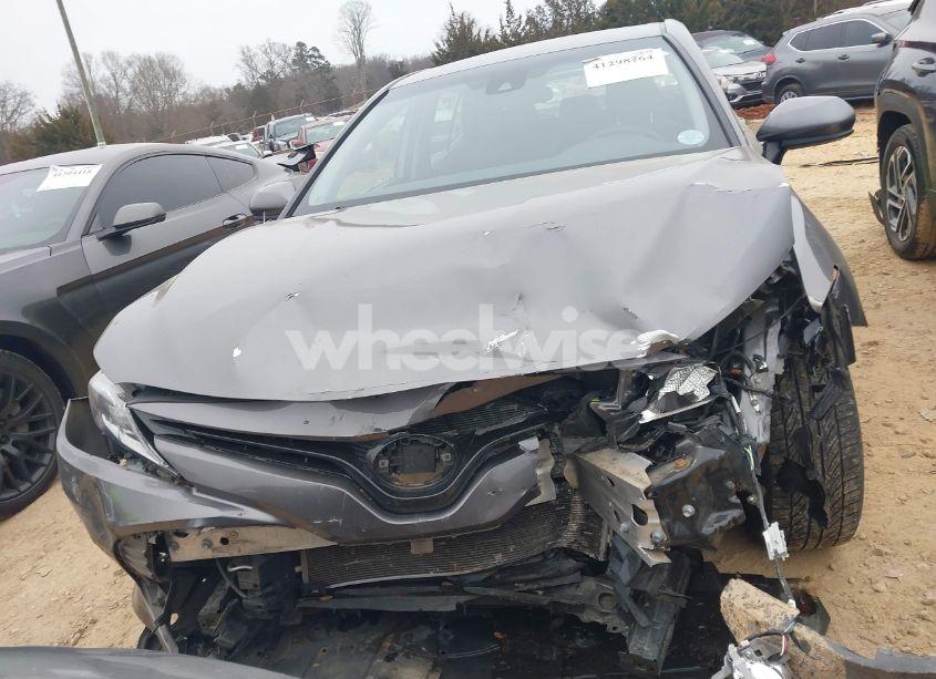 Photo 12 of 2018 Toyota Camry LE (VIN 4T1B11HK3JU118597)