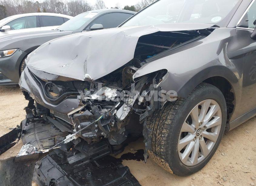 Photo 20 of 2018 Toyota Camry LE (VIN 4T1B11HK3JU118597)