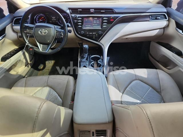 Photo 11 of 2018 TOYOTA CAMRY L (VIN 4T1B11HK3JU121497)