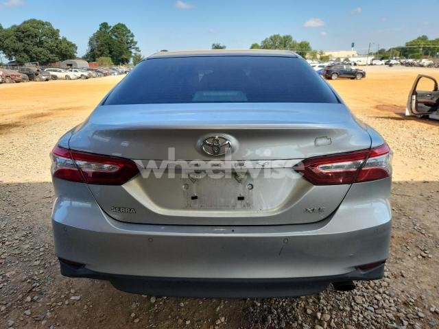 Photo 9 of 2018 TOYOTA CAMRY L (VIN 4T1B11HK3JU121497)
