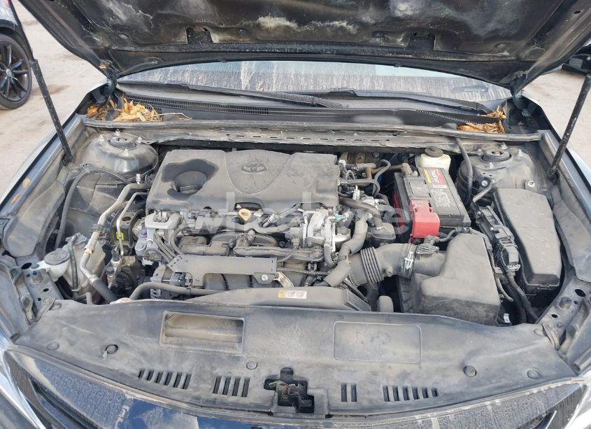 Photo 10 of 2018 Toyota Camry SE (VIN 4T1B11HK3JU139935)