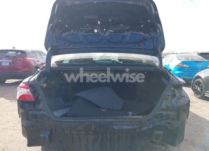 Photo 16 of 2018 Toyota Camry SE (VIN 4T1B11HK3JU139935)