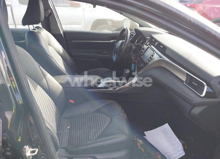 Photo 5 of 2018 Toyota Camry SE (VIN 4T1B11HK3JU139935)