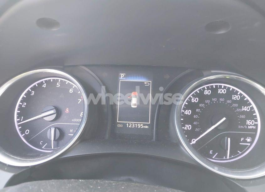 Photo 7 of 2018 Toyota Camry SE (VIN 4T1B11HK3JU139935)