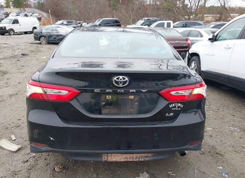 Photo 16 of 2018 Toyota Camry LE (VIN 4T1B11HK3JU141927)