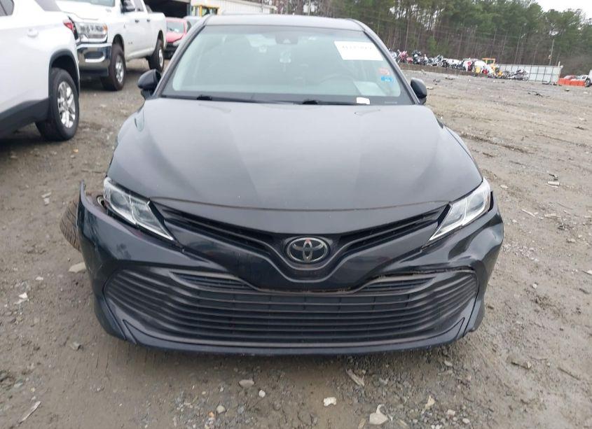 Photo 6 of 2018 Toyota Camry LE (VIN 4T1B11HK3JU141927)