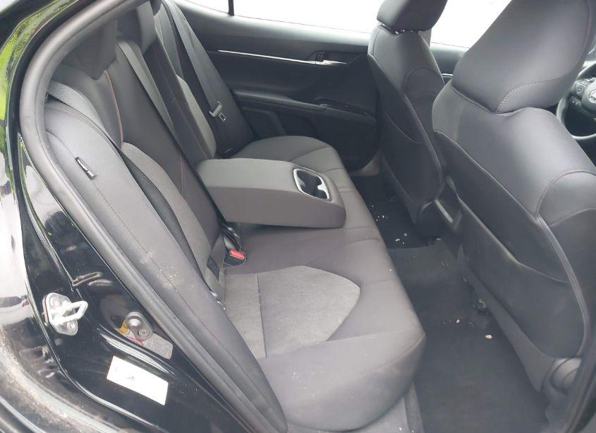 Photo 8 of 2018 Toyota Camry LE (VIN 4T1B11HK3JU141927)