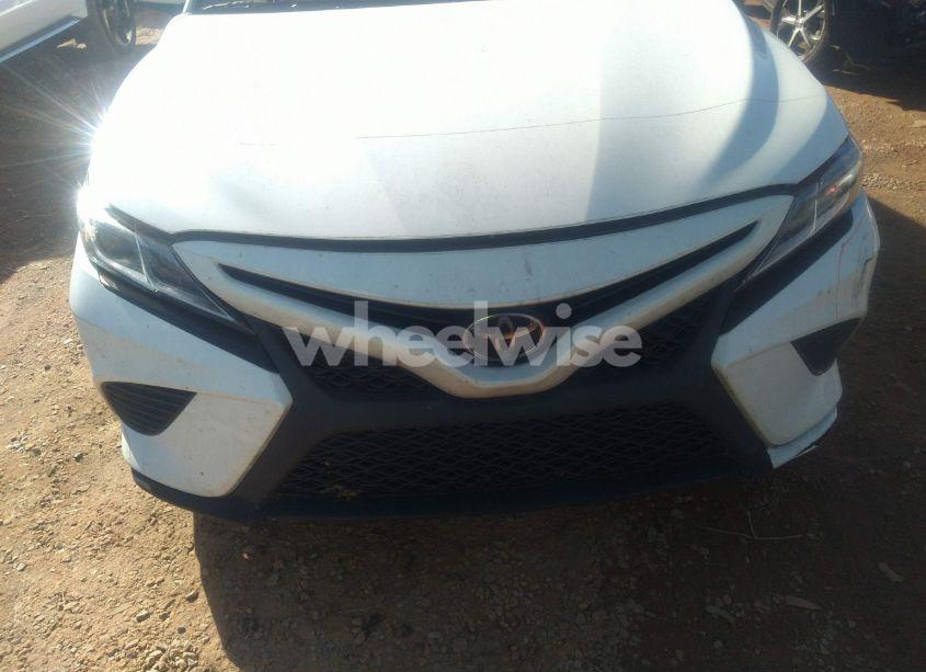 Photo 13 of 2018 Toyota Camry SE (VIN 4T1B11HK3JU149641)