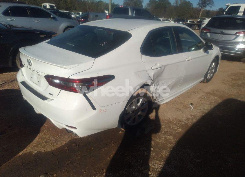 Photo 4 of 2018 Toyota Camry SE (VIN 4T1B11HK3JU149641)