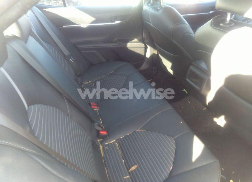 Photo 8 of 2018 Toyota Camry SE (VIN 4T1B11HK3JU149641)