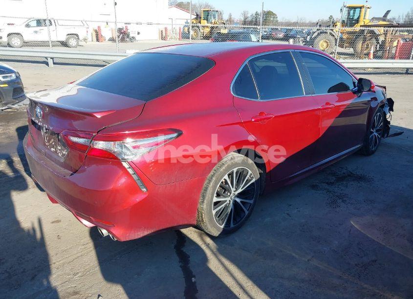Photo 4 of 2018 Toyota Camry SE (VIN 4T1B11HK3JU506137)
