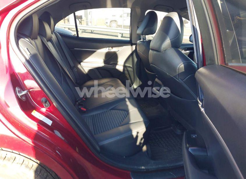 Photo 8 of 2018 Toyota Camry SE (VIN 4T1B11HK3JU506137)