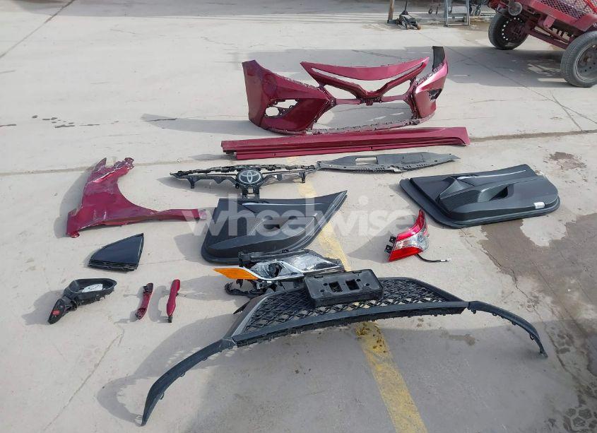 Photo 12 of 2018 Toyota Camry SE (VIN 4T1B11HK3JU534794)