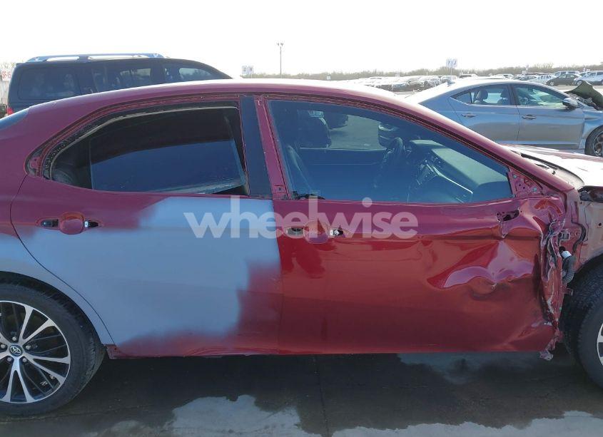 Photo 14 of 2018 Toyota Camry SE (VIN 4T1B11HK3JU534794)