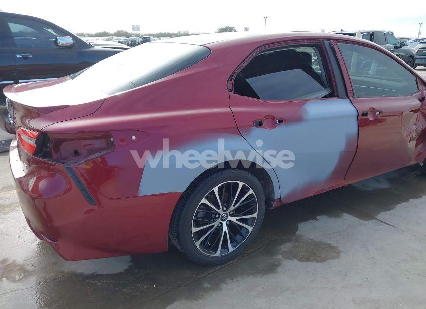 Photo 18 of 2018 Toyota Camry SE (VIN 4T1B11HK3JU534794)