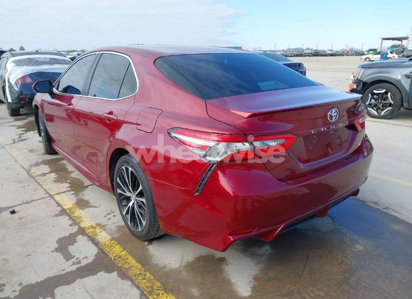 Photo 3 of 2018 Toyota Camry SE (VIN 4T1B11HK3JU534794)