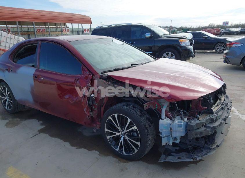 Photo 6 of 2018 Toyota Camry SE (VIN 4T1B11HK3JU534794)