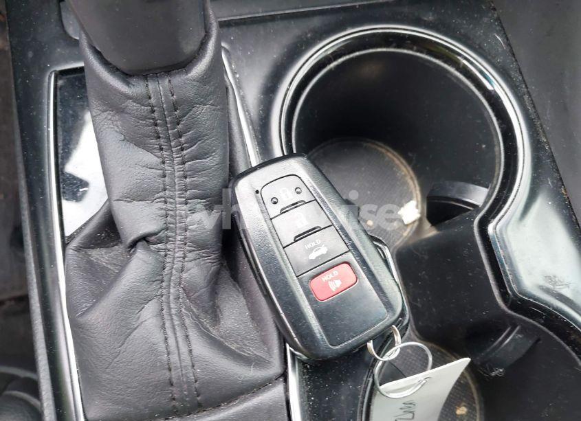 Photo 11 of 2018 Toyota Camry SE (VIN 4T1B11HK3JU547576)