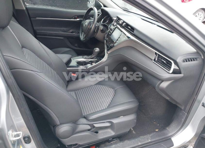 Photo 5 of 2018 Toyota Camry SE (VIN 4T1B11HK3JU547576)