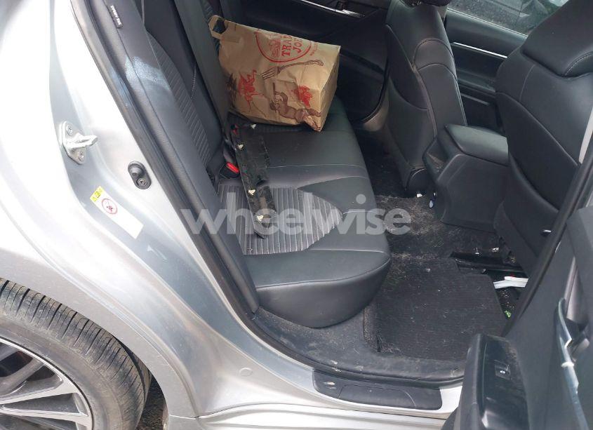 Photo 8 of 2018 Toyota Camry SE (VIN 4T1B11HK3JU547576)