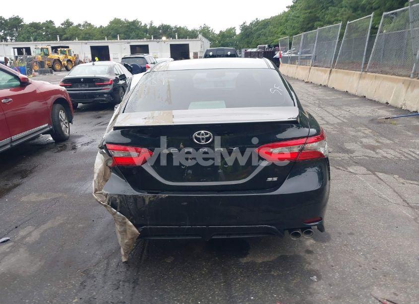Photo 16 of 2018 Toyota Camry SE (VIN 4T1B11HK3JU549280)