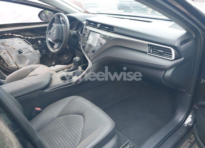 Photo 5 of 2018 Toyota Camry SE (VIN 4T1B11HK3JU549280)