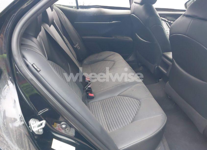 Photo 8 of 2018 Toyota Camry SE (VIN 4T1B11HK3JU549280)