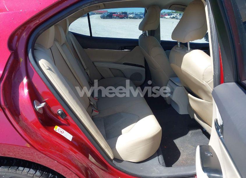 Photo 8 of 2018 Toyota Camry LE (VIN 4T1B11HK3JU549733)