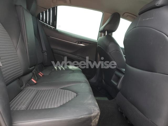 Photo 11 of 2018 TOYOTA CAMRY L (VIN 4T1B11HK3JU554835)